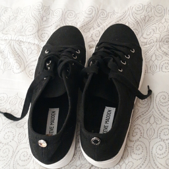 Steve Madden Shoes - Steve Madden sneakers